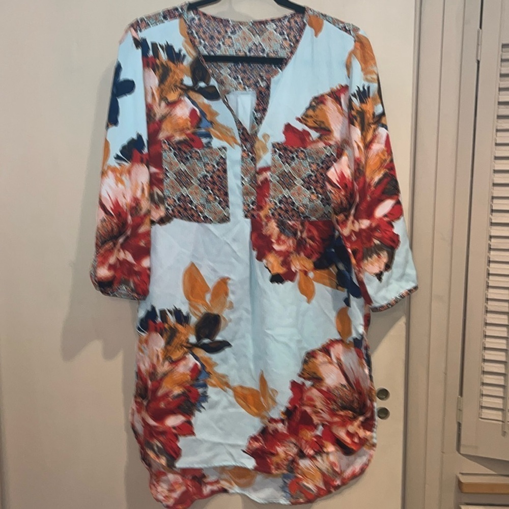Fig & Flower boho styled floral women’s top / tunic size large